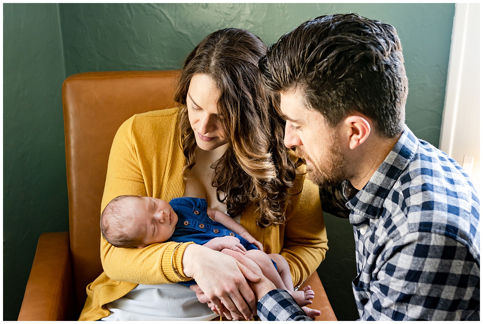 New family of 3 Cincinnati newborn session